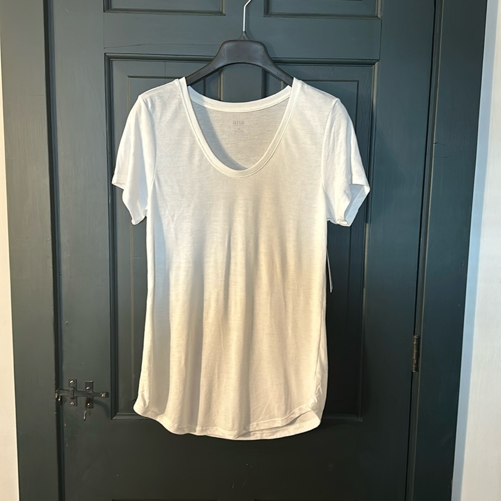 Ana white v-neck t-shirt size M
